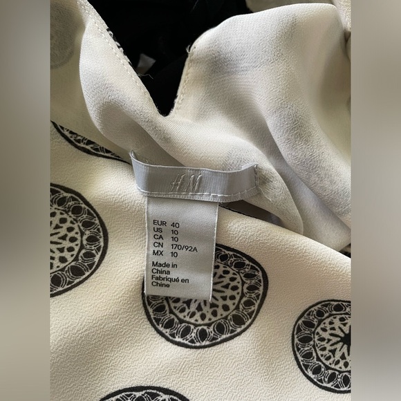 H&M Ivory and Black Geometric Print Tie Back Blouse, Size 10 - Picture 4 of 6